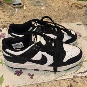 Nike Black and White Women's Sneakers